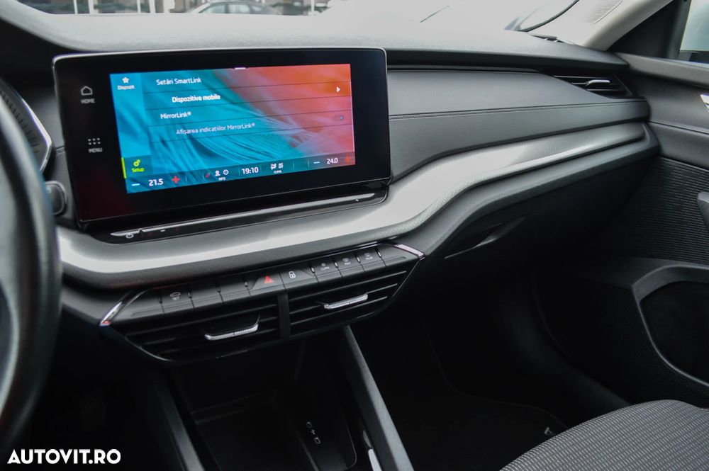 Skoda Octavia Combi 2.0 TDI DSG Tour - 25