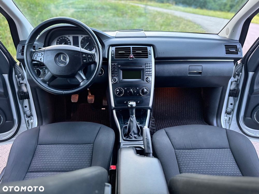Mercedes-Benz Klasa B 180 - 29