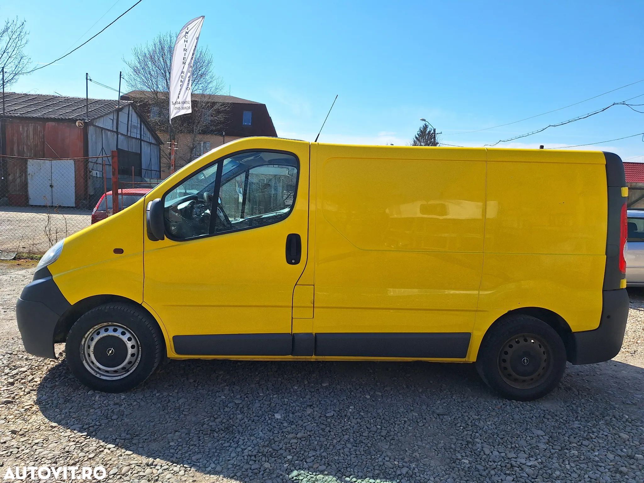 Opel Vivaro - 1