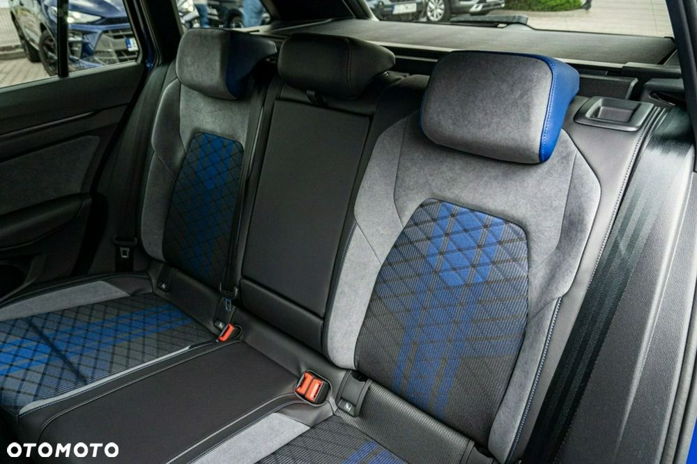 Volkswagen Golf - 31
