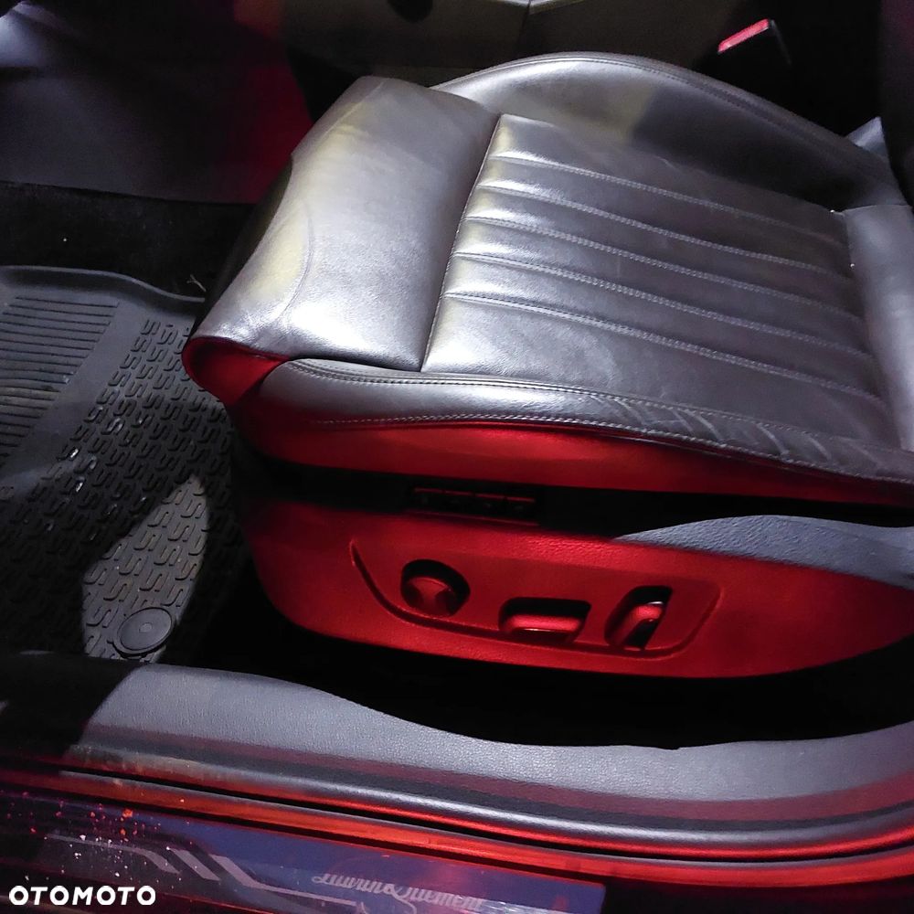 Skoda Superb 2.0 TDI L&K DSG - 9