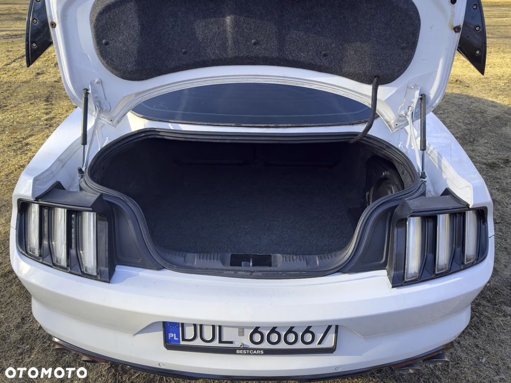 Ford Mustang 5.0 V8 GT - 9