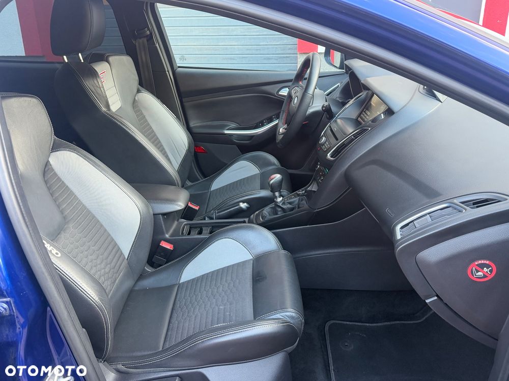 Ford Focus ST - 2