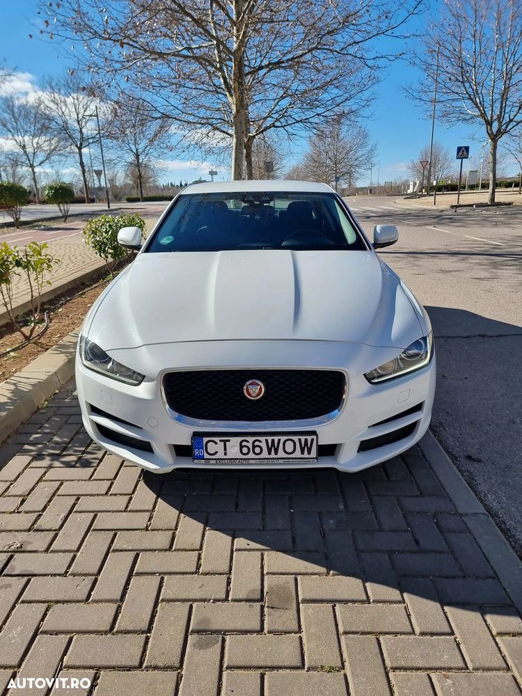 Jaguar XE E-Performance Aut. Portfolio - 11