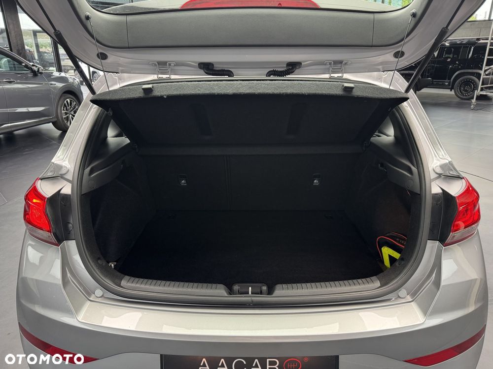Hyundai i30 1.5 DPI Classic + - 19