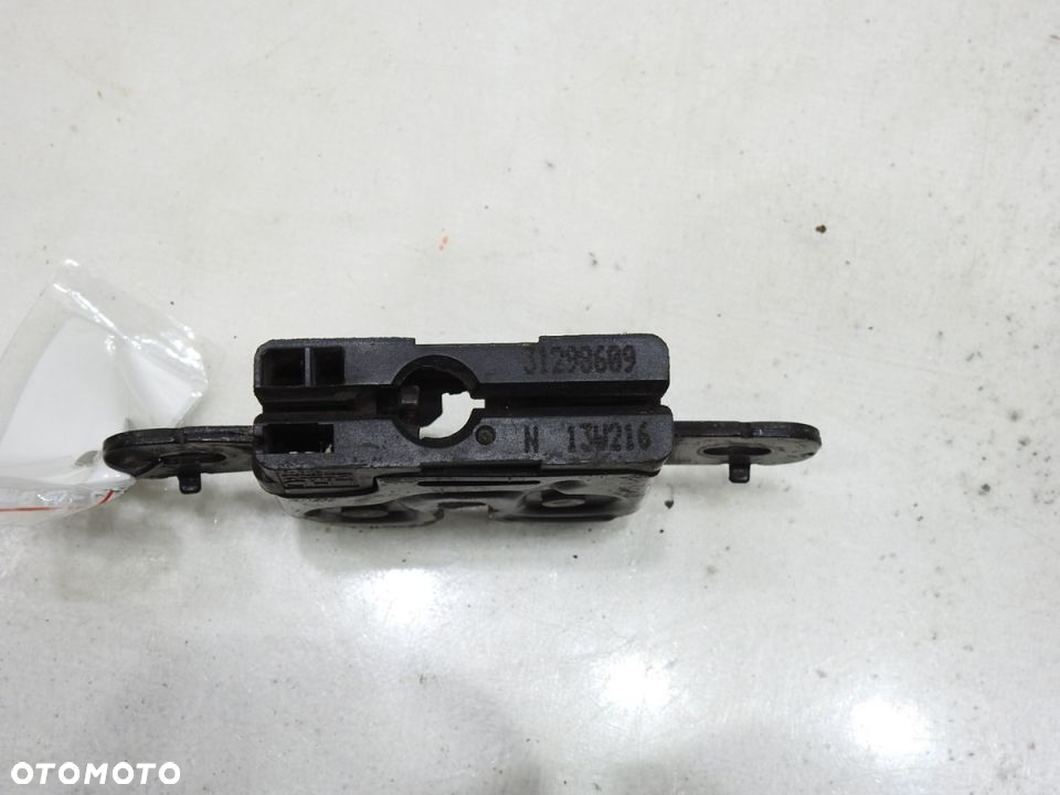 ZAMEK MASKI LEWY VOLVO V70 III 31298609 - 4