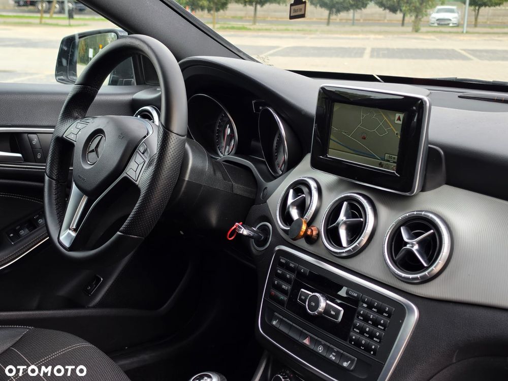 Mercedes-Benz CLA 180 - 10