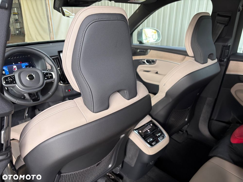 Volvo XC 90 - 9