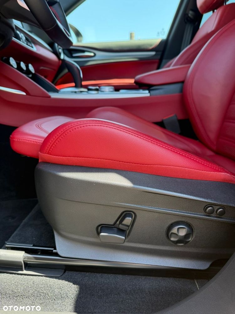 Alfa Romeo Stelvio 2.0 Turbo Veloce Q4 - 12
