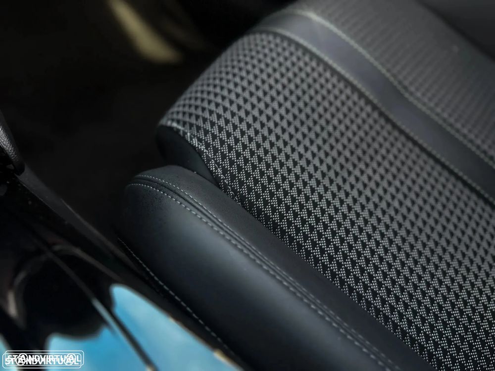 Peugeot 2008 1.5 BlueHDi GT Line EAT8 - 37