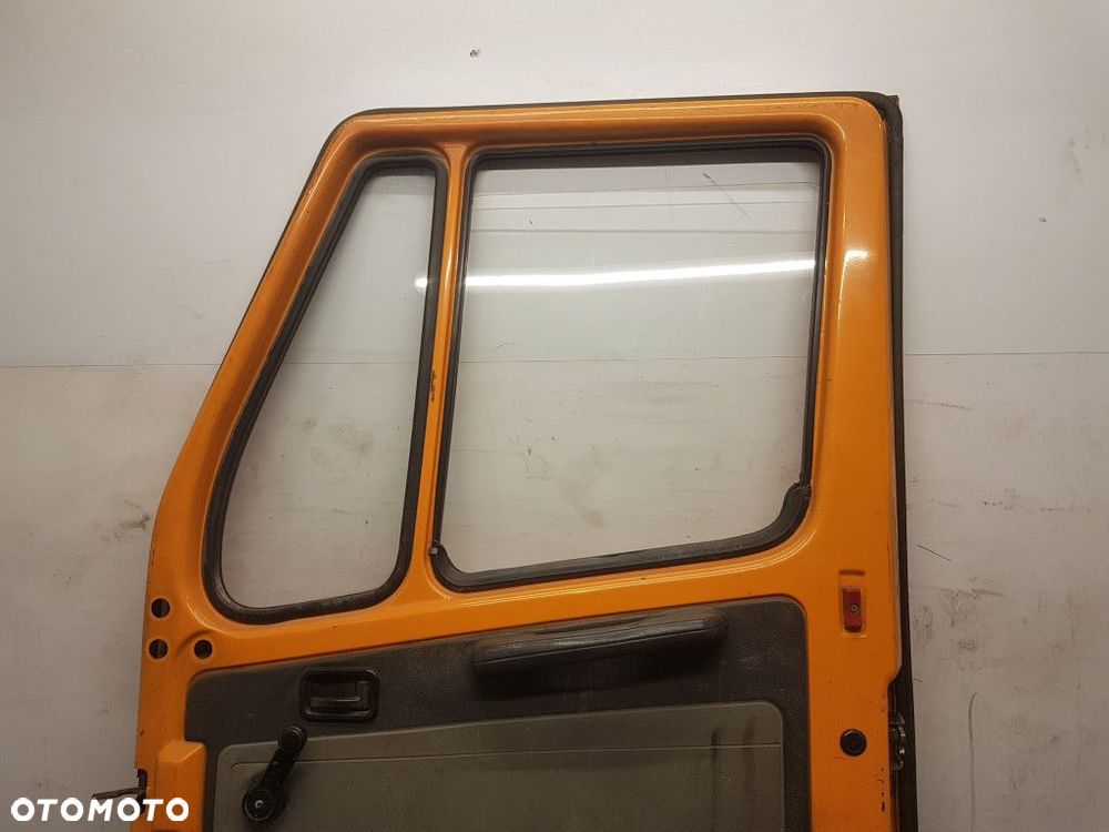 MERCEDES BENZ KACZKA 207 D DRZWI PRZÓD PRAWE - 13