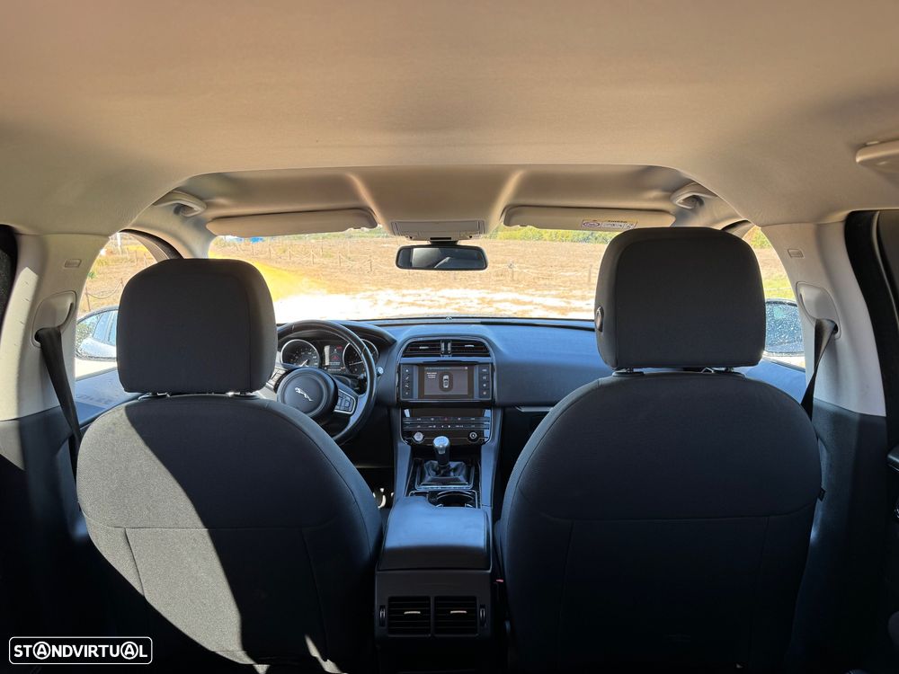 Jaguar F-Pace 2.0 i4D Prestige AWD - 12