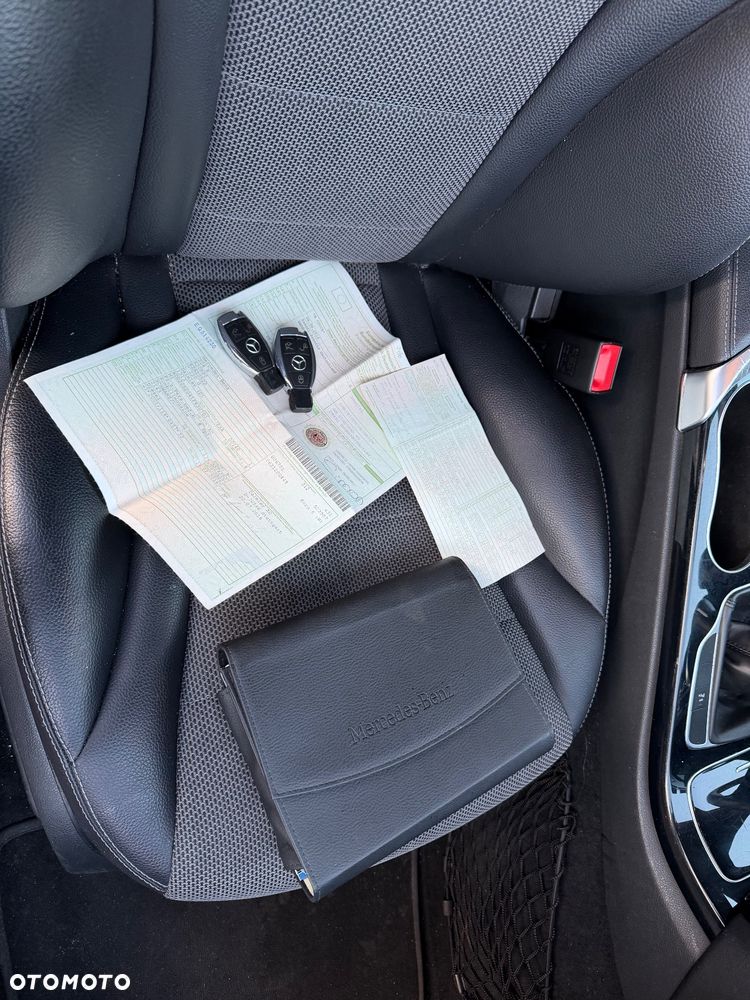 Mercedes-Benz Klasa C 220 CDI Avantgarde Edition - 28