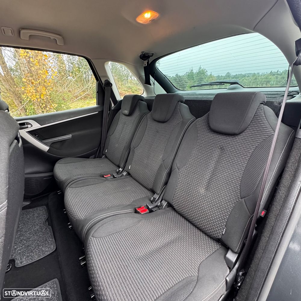 Citroën C4 Picasso 1.6 e-HDi FAP EGS6 Exclusive - 25