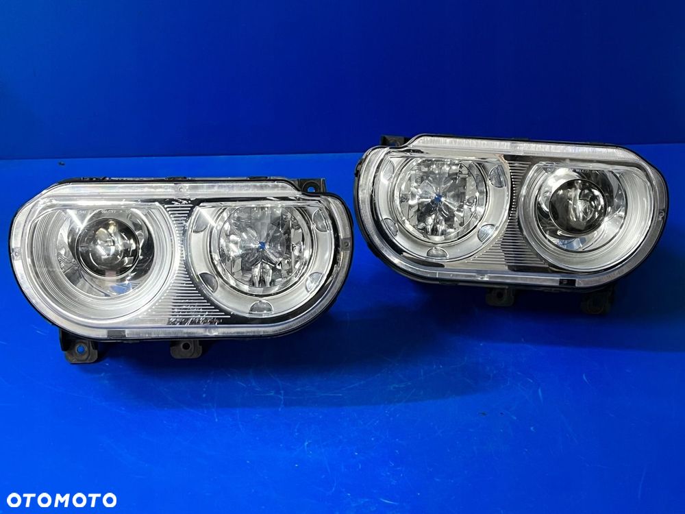 LAMPY BI XENON DODGE CHALLENGER KOMPLETNE BDB - 1