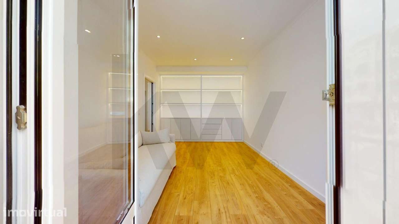 T3 Renovado com 2 WC e Varanda | 75 m2 | Campo de Ourique - Grande imagem: 3/39