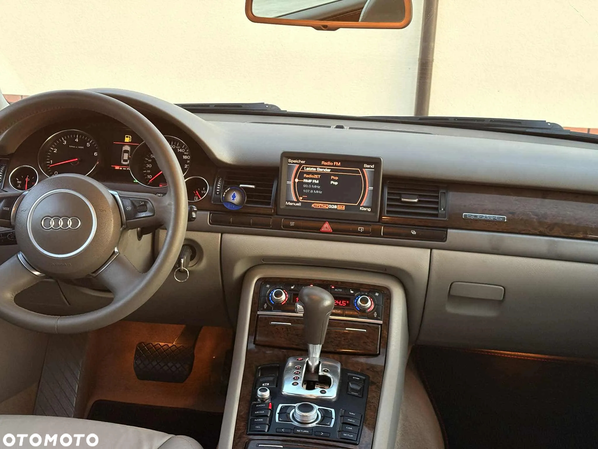 Audi A8 4.2 Quattro - 27