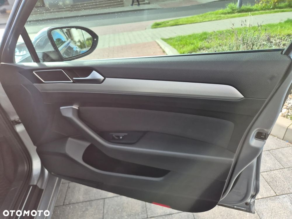 Volkswagen Passat 1.8 TSI BMT Comfortline - 10