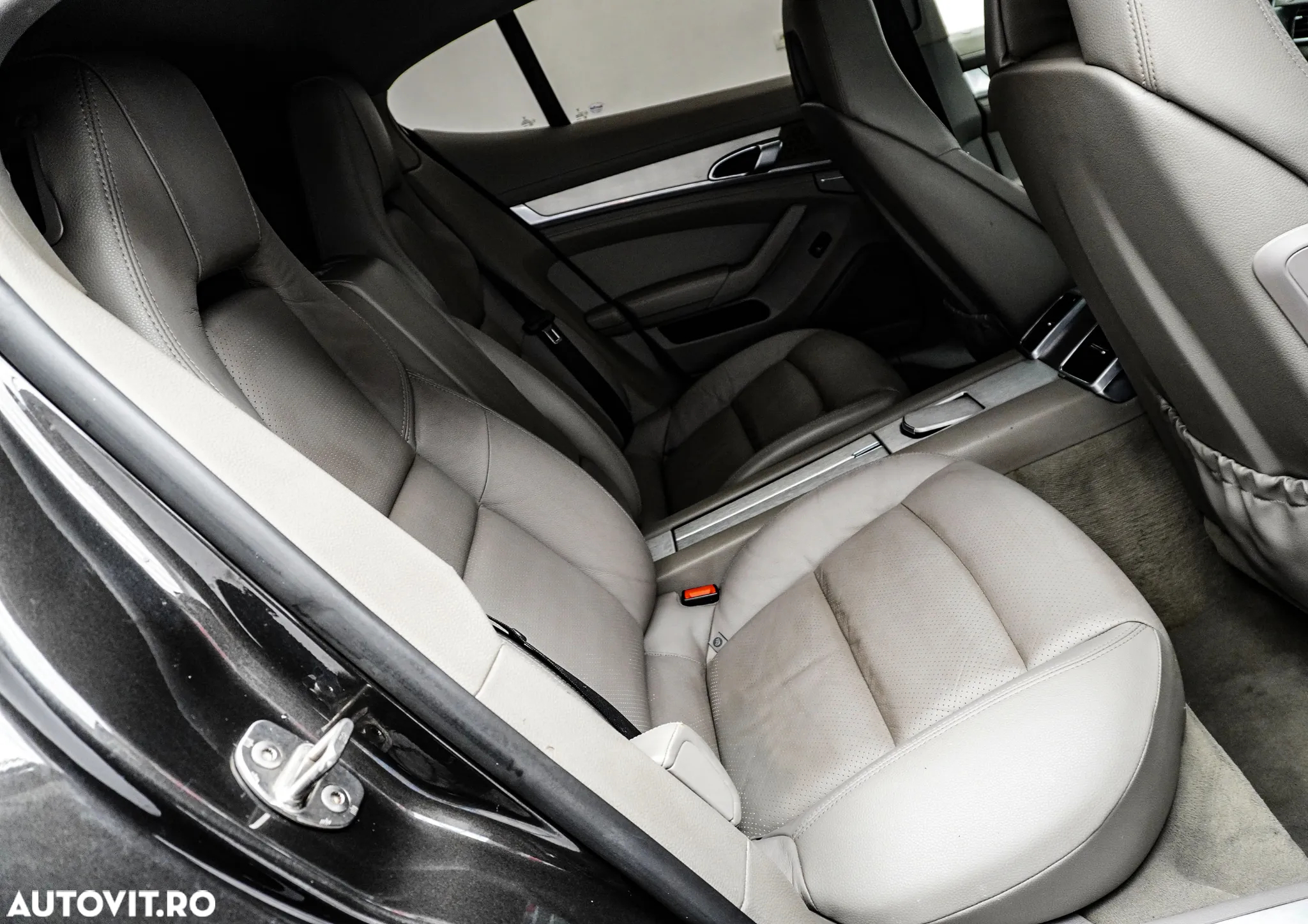 Porsche Panamera 4S PDK - 17