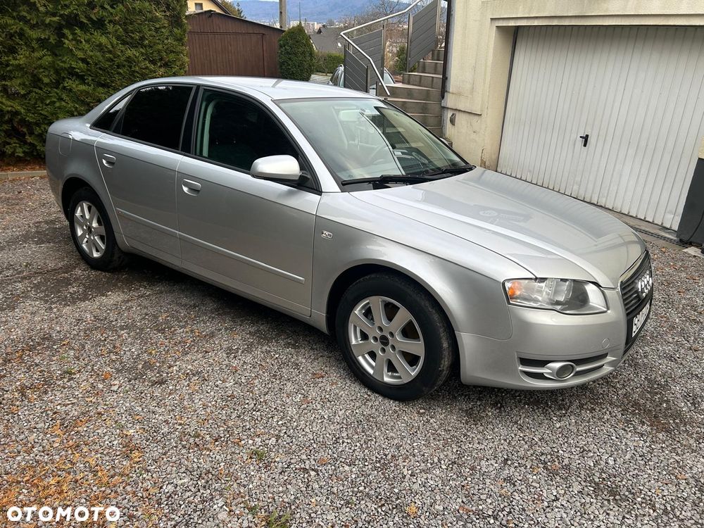 Audi A4 Limousine - 1