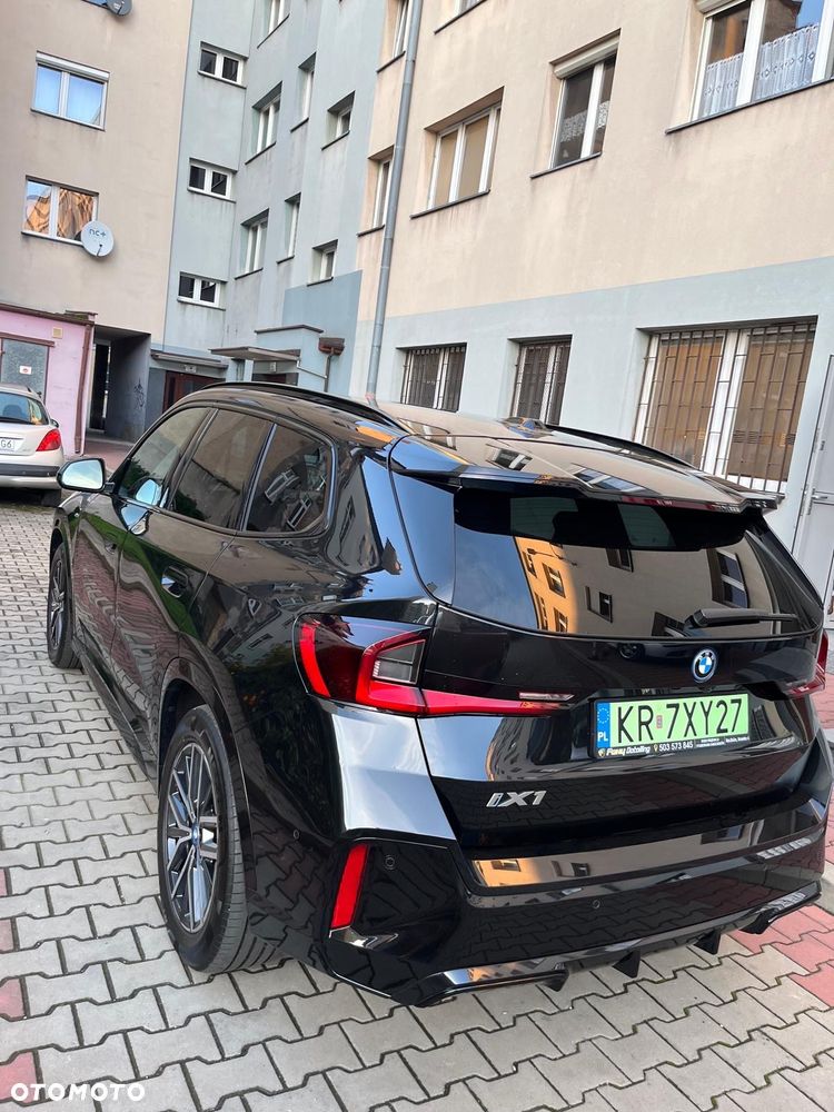 BMW iX1 xDrive30 66.5kWh M Sport - 14