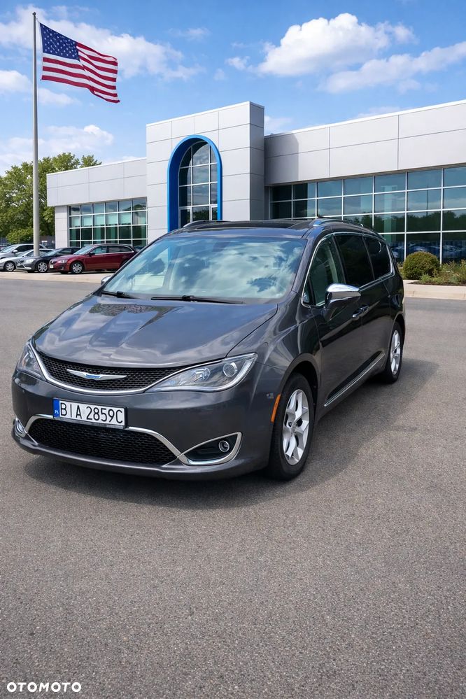 Chrysler Pacifica - 18