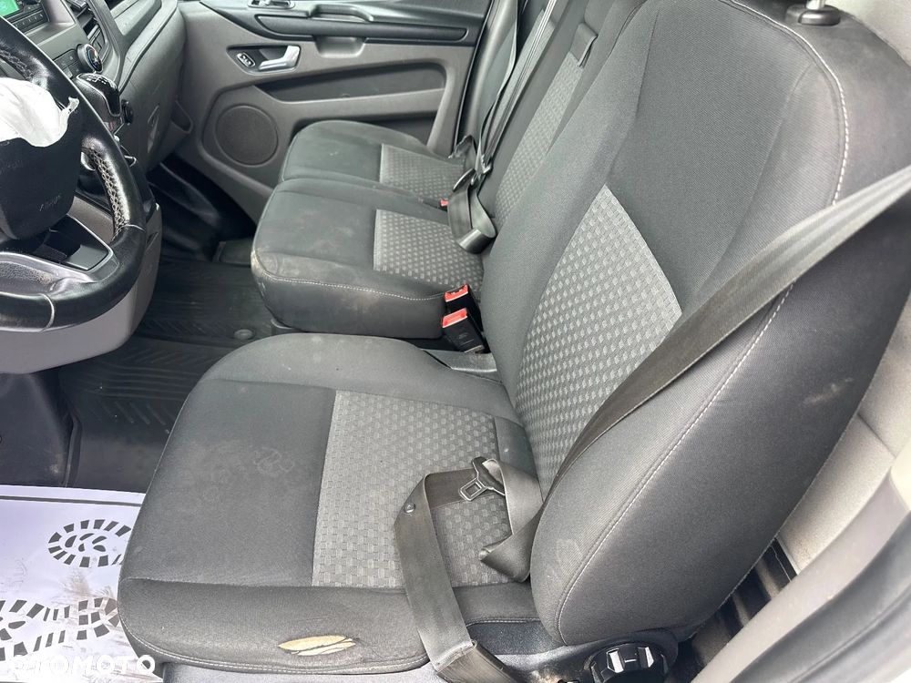 Ford TOURNEO CUSTOM - 23