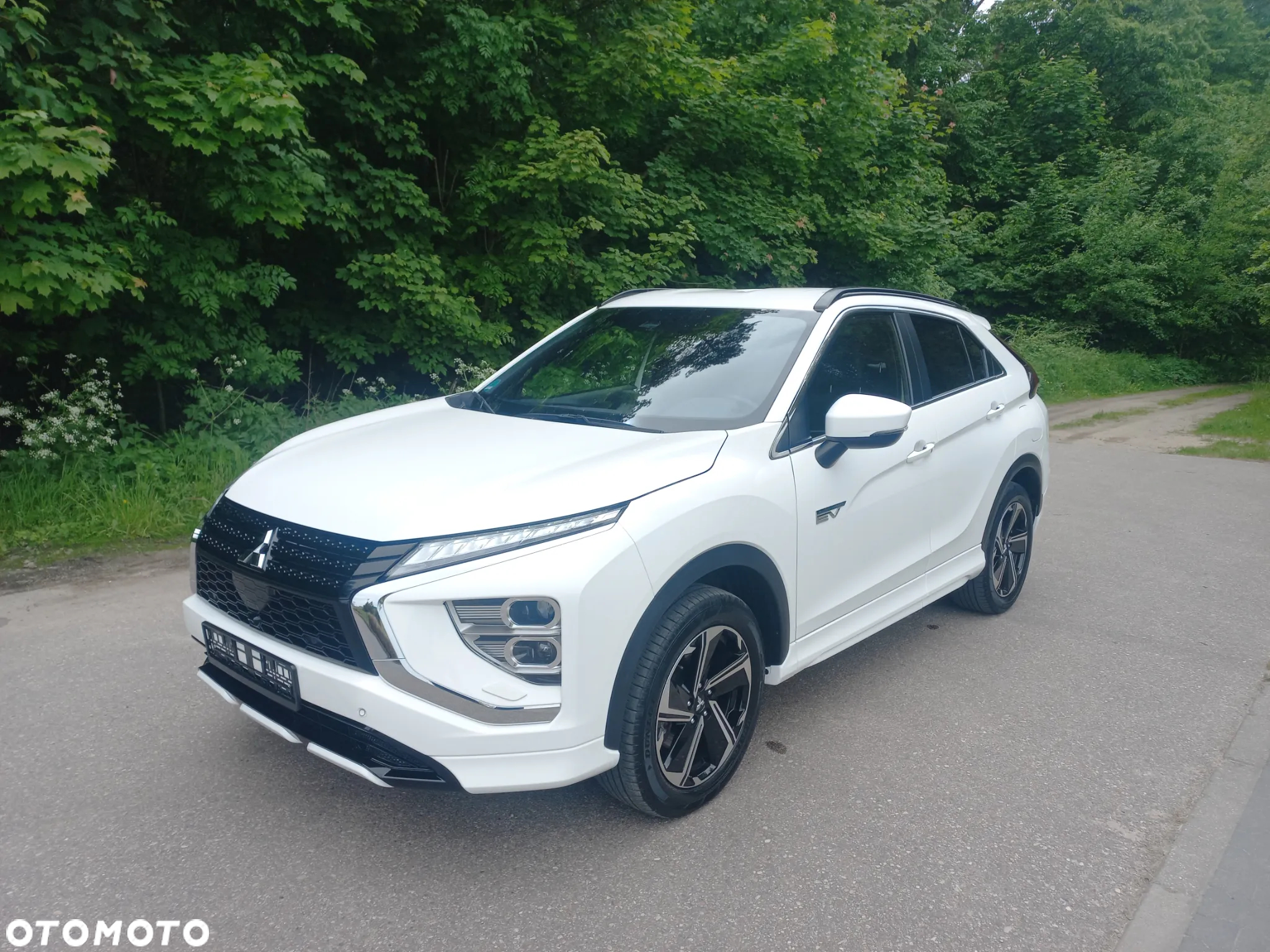 Mitsubishi Eclipse Cross Plug-In Hybrid 4WD Basis - 23