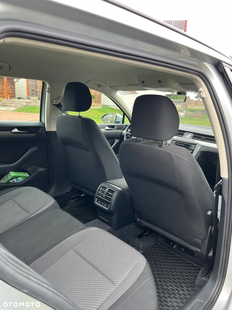 Volkswagen Passat - 8