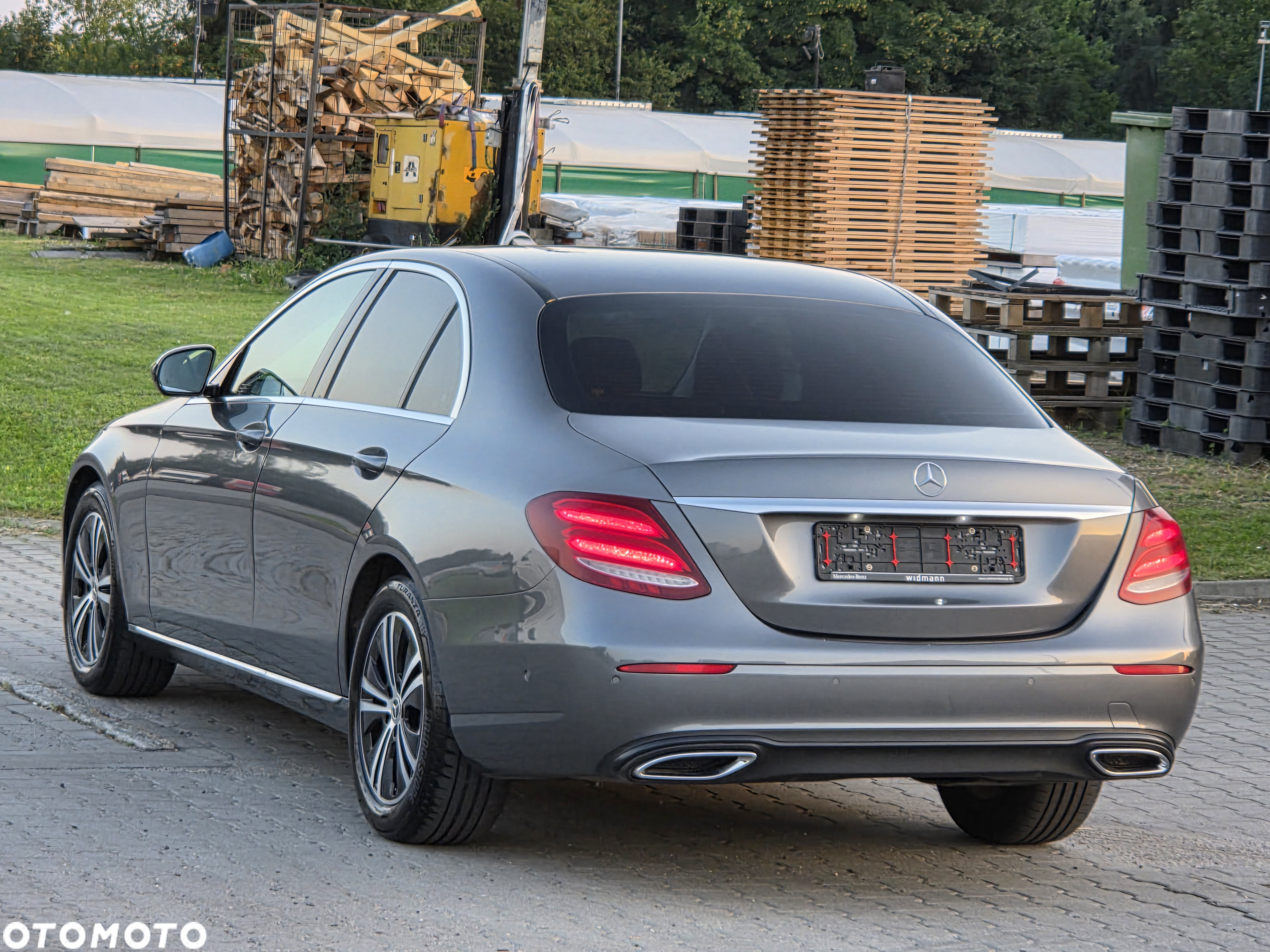 Mercedes-Benz Klasa E 220 d T 9G-TRONIC Exclusive - 37