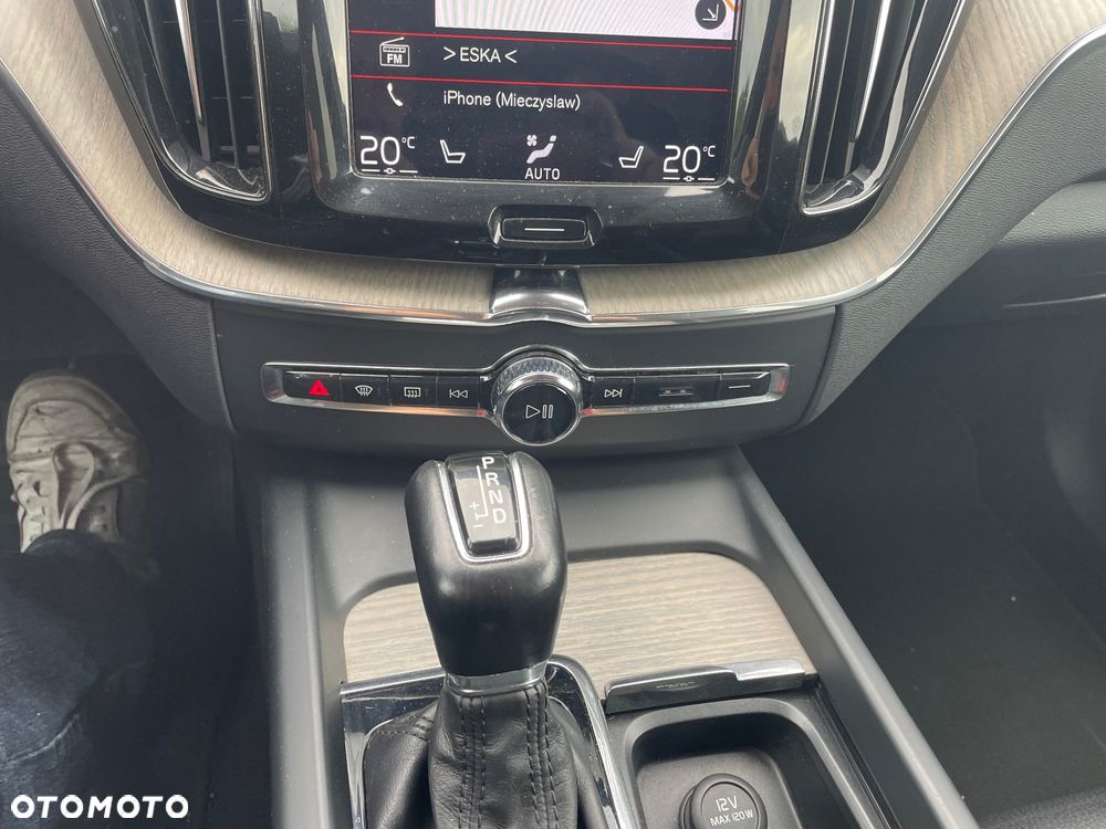 Volvo XC 60 D5 AWD Geartronic Inscription - 24