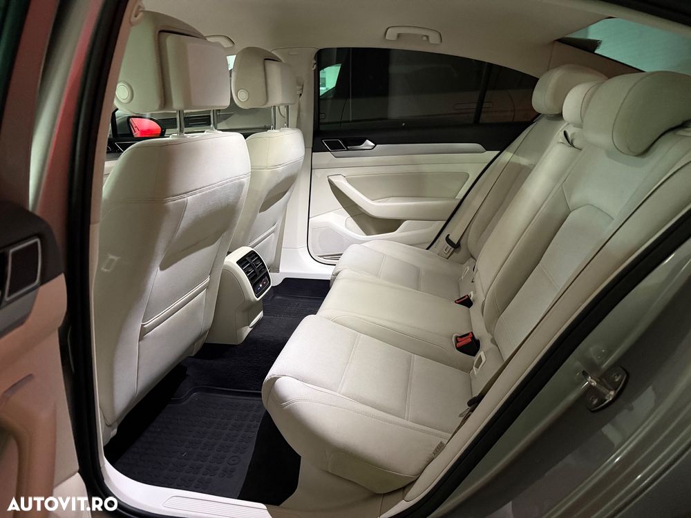 Volkswagen Passat 2.0 TDI (BlueMotion Technology) Highline - 13