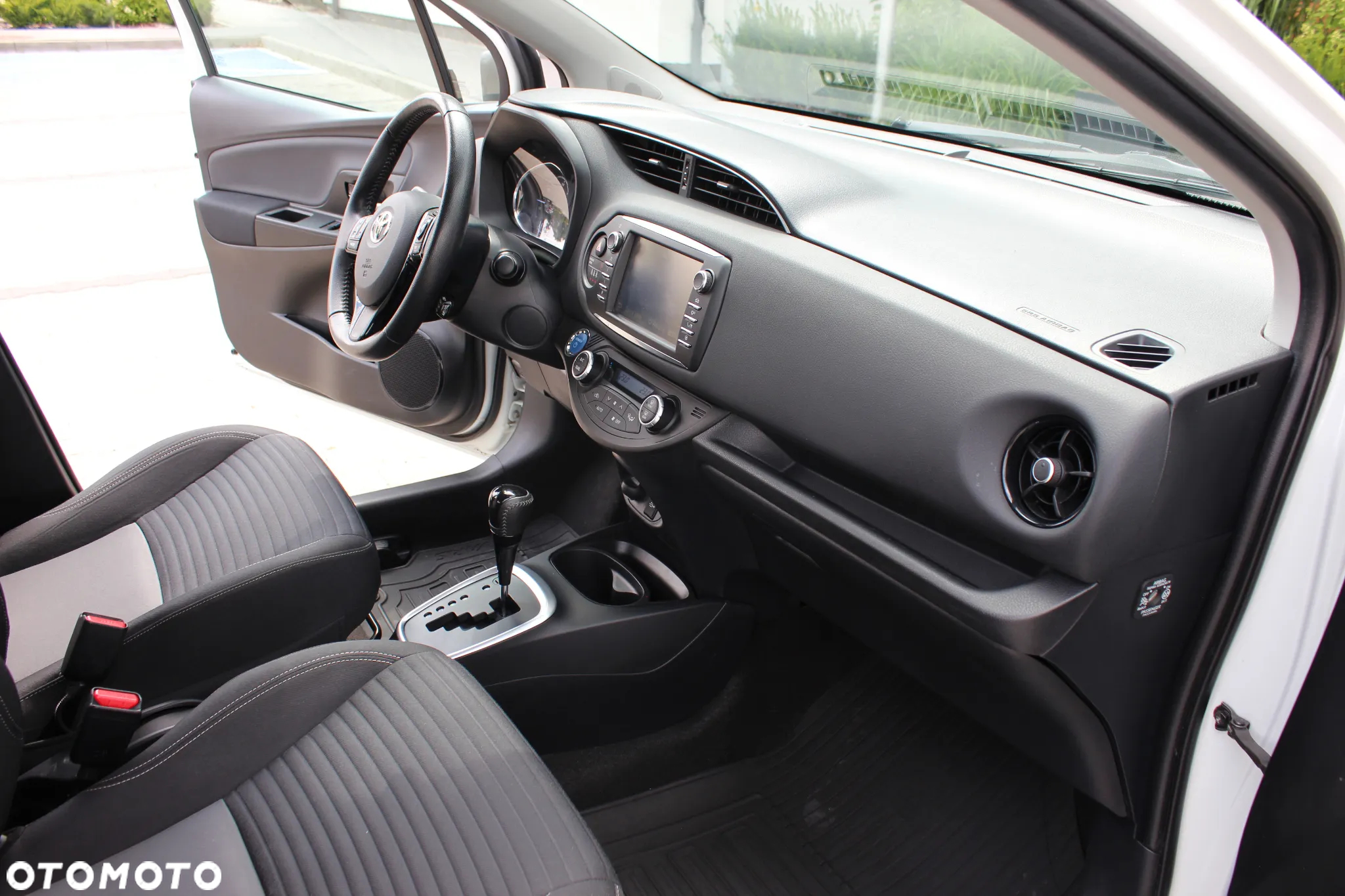 Toyota Yaris Hybrid 1.5 VVT-i Comfort - 14