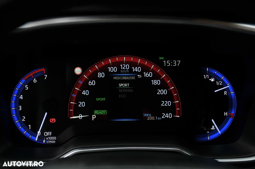 Toyota Corolla 1.8 HSD Business - 19