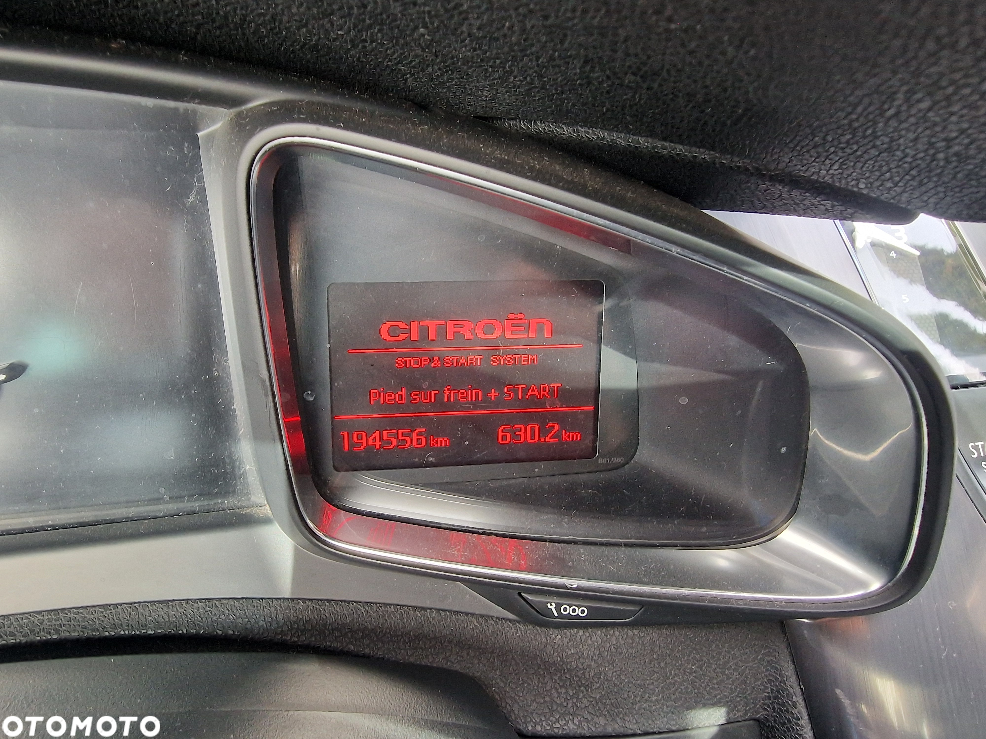 Citroën DS5 e-HDi 115 EGS6 SoChic - 27