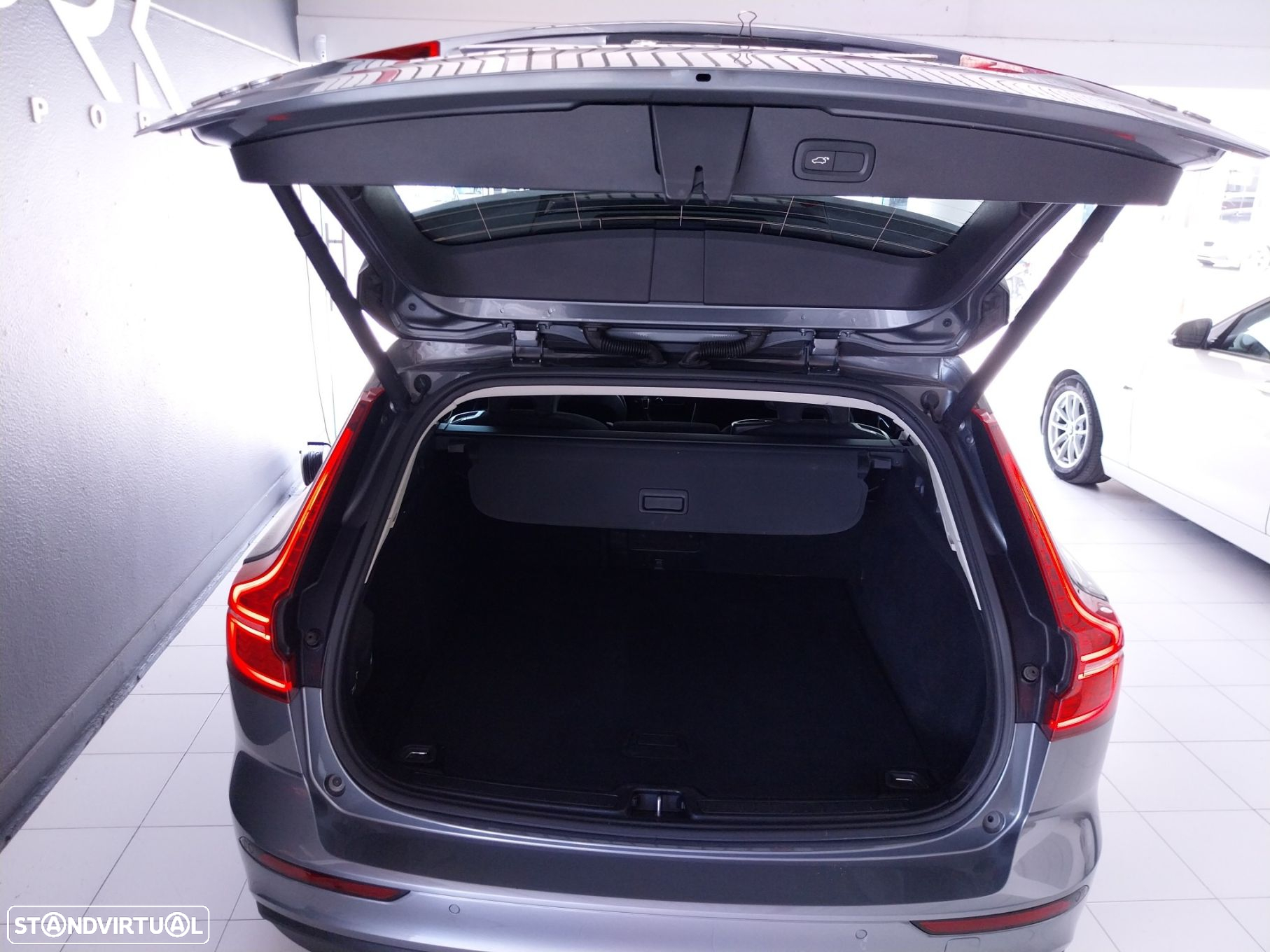 Volvo V60 2.0 D3 Momentum - 13