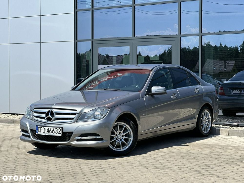 Mercedes-Benz Klasa C 180 BlueEFFICIENCY Avantgarde - 2