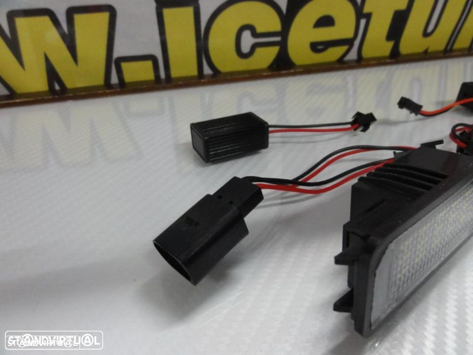 Suporte De Lampada De Matricula Com Led Branco Seat Altea, Altea XL, Exeo, Exeo ST, Ibiza 6J, Leon 1P, Bentley Continental Flying, GT, GT speed, GTC speed, Porsche Carrera GT, 911 Carrera 996, 997, GT2, GT3, 987, Cayene 9PA, Cayman 987C, Boxster, Audi TT,  VW Polo 6N2, 9N,9N3, Beetle, Passat B6, B7, EOS, Golf 4, 5, 6, 7, Lupo, Passat 3C, CC - 12