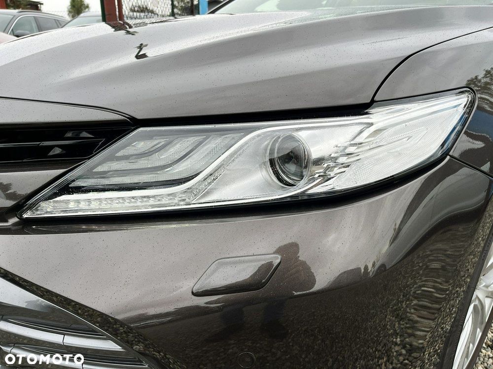 Toyota Camry 2.5 Hybrid Executive CVT - 24