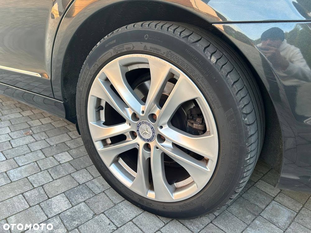 Mercedes-Benz Klasa C 200 CGI BlueEff Avantgarde - 7