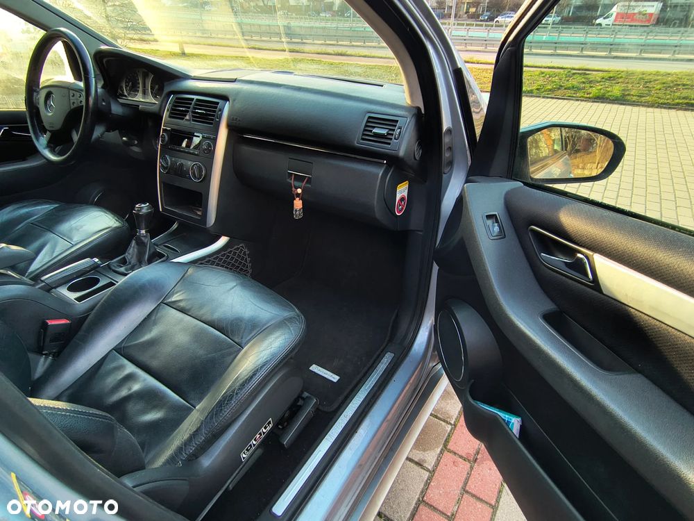 Mercedes-Benz Klasa B 200 CDI Special Edition - 14