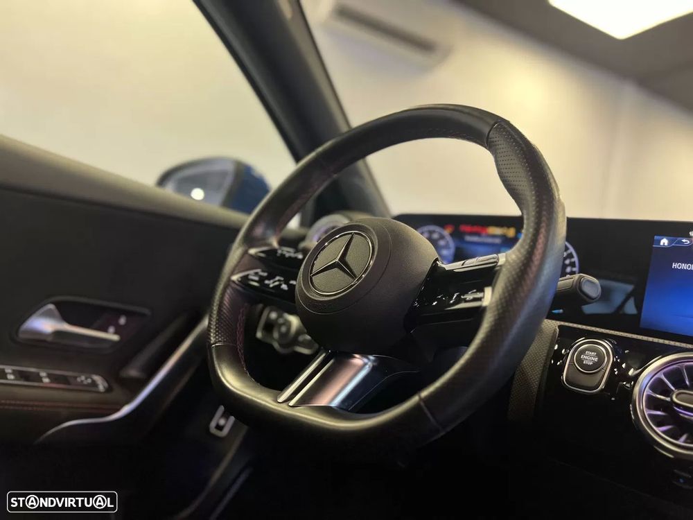 Mercedes-Benz A 250 Limousine e AMG Line - 24