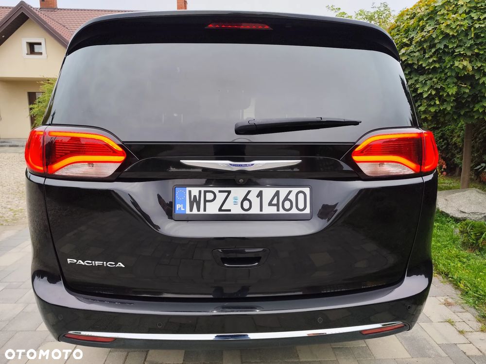 Chrysler Pacifica - 25
