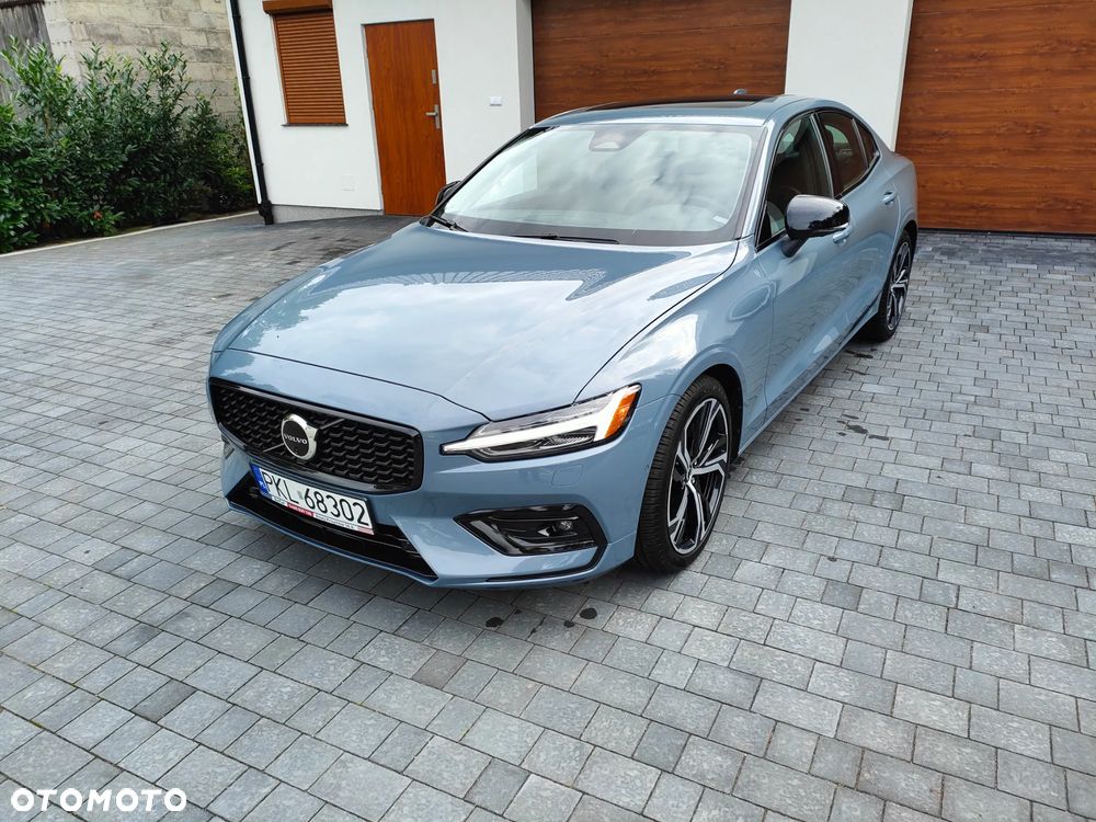 Volvo S60 B5 B AWD Plus Dark - 4
