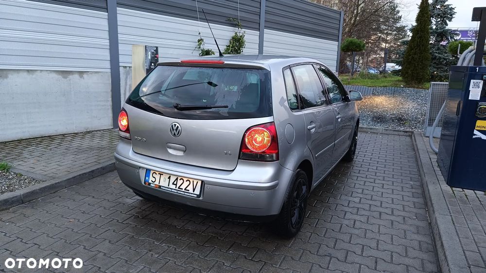 Volkswagen Polo 1.4 FSI - 8