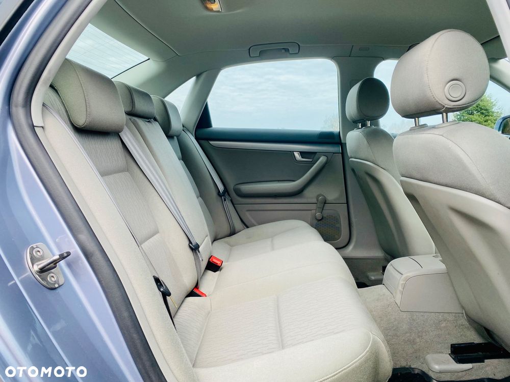 Audi A4 Limousine - 34