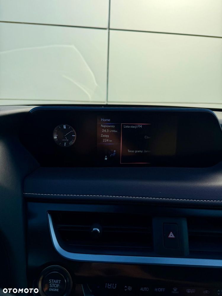 Lexus UX - 13