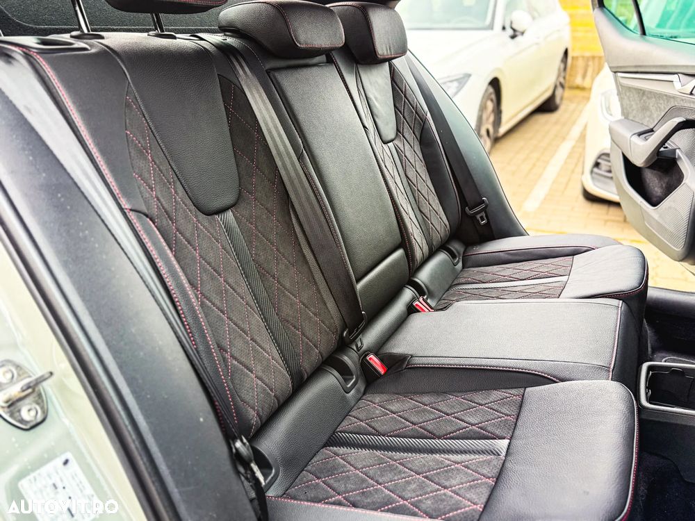 Skoda Octavia 2.0 TSI 265 CP DSG RS - 27