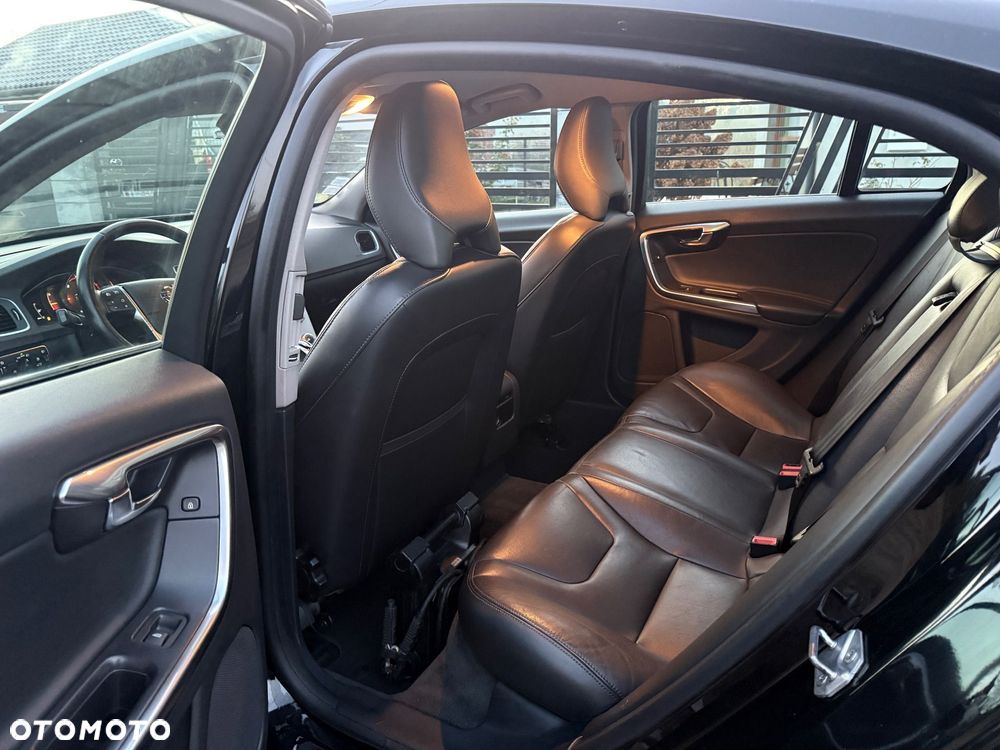 Volvo S60 D2 Drive-E Dynamic Edition (Momentum) - 20