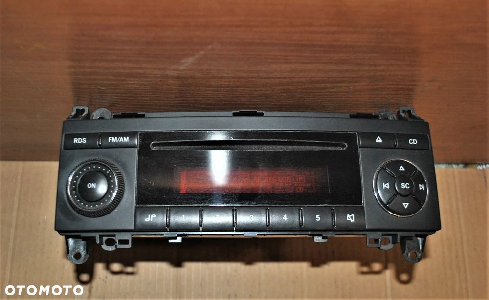 Radio A-Klasa W169 - 1